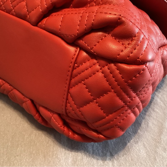 Love Moschino gorgeous red handbag NEW - Picture 12 of 15